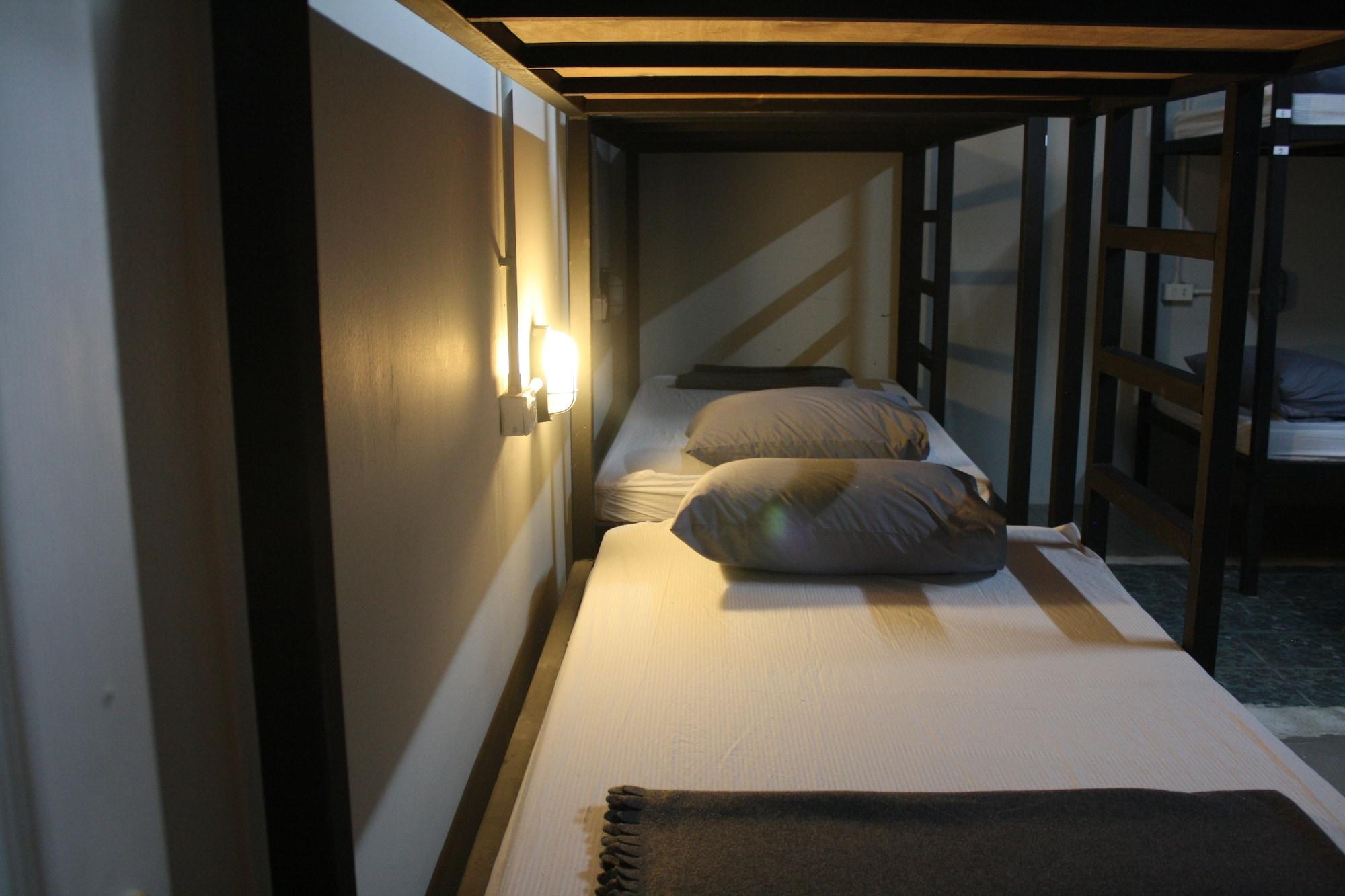 The Mixx Hostel Bangkok Buitenkant foto